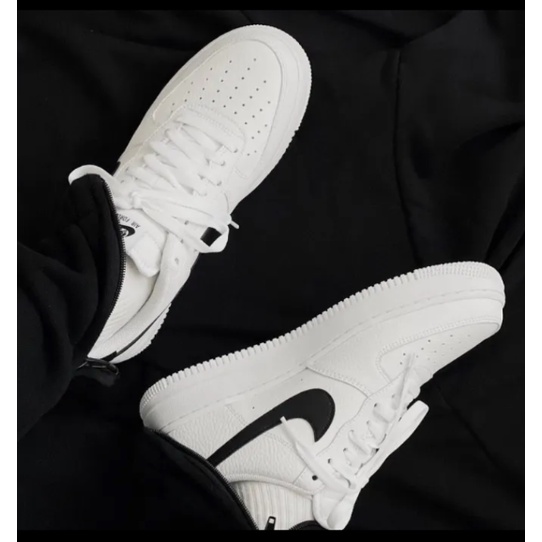 nike-air-force-1-low-white-and-black-รองเท้าผ้าใบ-ct2302-100