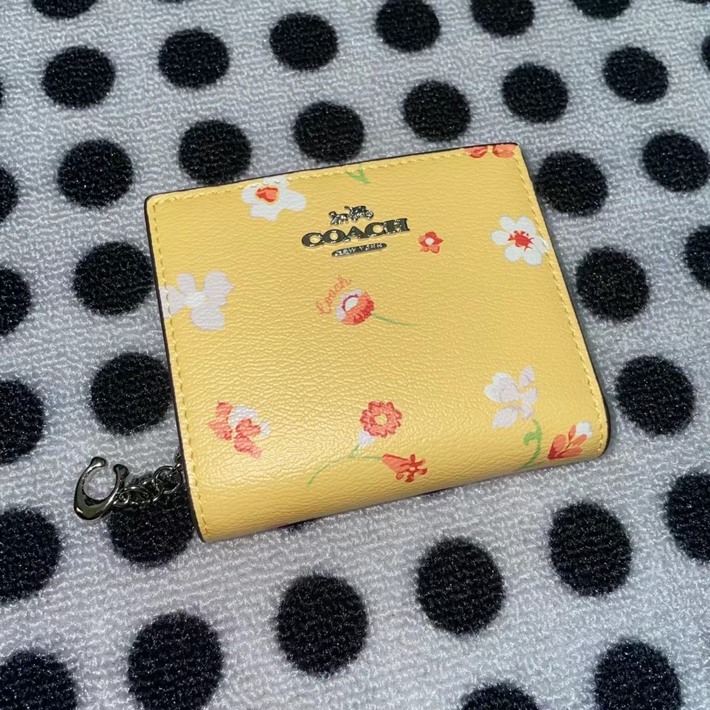 coach-c8703-c8704-กระเป๋าใส่เหรียญสุภาพสตรี-ช่องซิป-ช่องใส่การ์ดหลายช่อง-ลายดอกไม้-พับเก็บได้-8703-8704