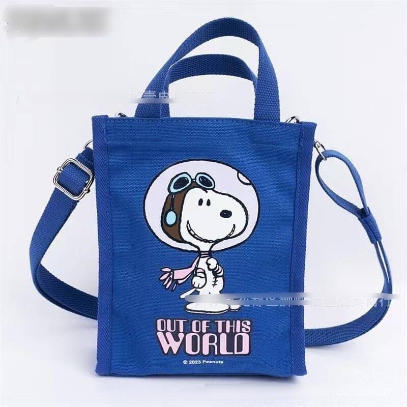 กระเป๋าผ้าแคนวาส-snoopy-peanuts-งานญี่ปุ่น-มีช่องเก็บของแยกของด้านหลัง-สายปรับความยาวและถอดออกได้-ขนาด-21-14-5-cm