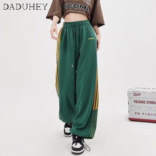 DaDuHey🎈ใหม่ กางเกงกีฬา กางเกงวิ่งจ๊อกกิ้ง เอวสูง ทรงหลวม ลายทาง สไตล์อเมริกัน สตรีท ขนาดใหญ่