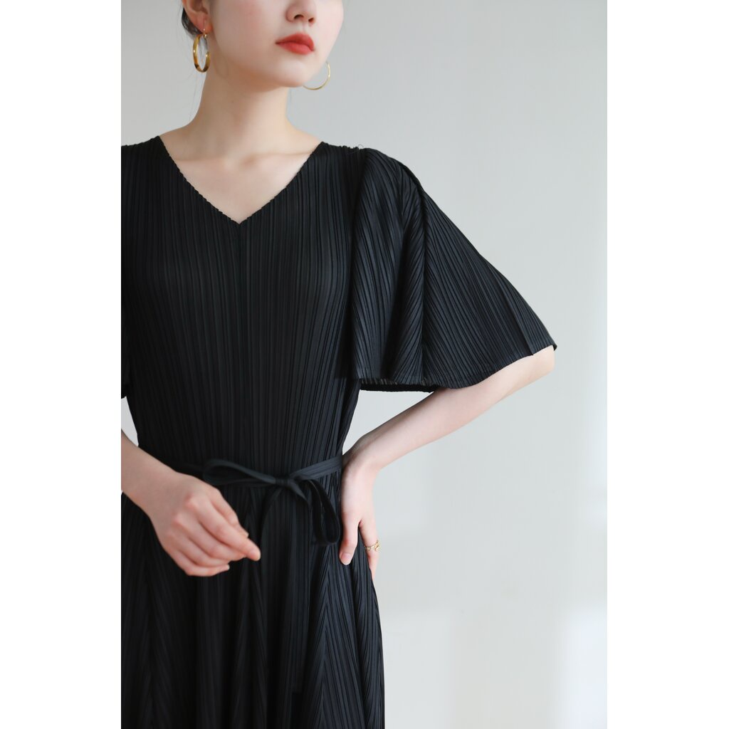 2muay-pleat-เดรสผู้หญิง-เดรสพลีทคุณภาพ-รุ่น-gjo3653-10สี-free-size-v-neck-flare-sleeve-pleat-dress