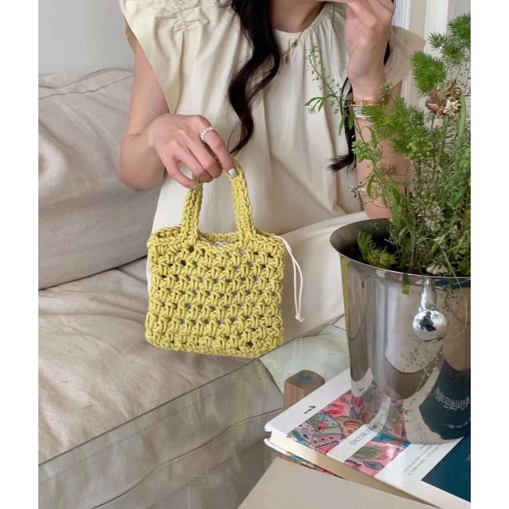 korean-style-bag-แบบสานถือสไตล์เกาหลี-กระเป๋าสตรีทอมือ-เข้ากับทุกลุค-กระเป๋าถัก-น่ารัก-มินิมอลสุดๆ-แฮนด์เมด-hot