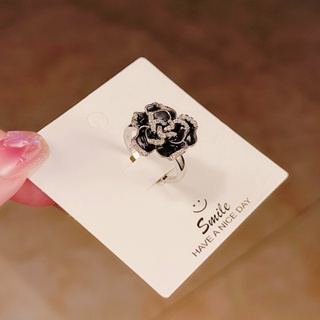 แหวน รูปดอกกุหลาบ ประดับเพทาย สีดํา หรูหรา