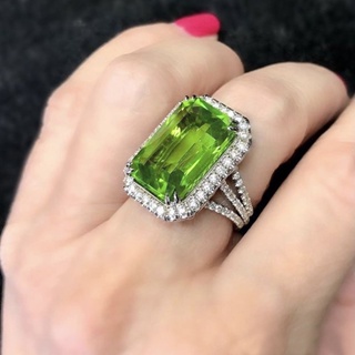 แหวนหมั้น ประดับเพชร เพทาย สีเขียวมะกอก แฟชั่นเจ้าหญิง