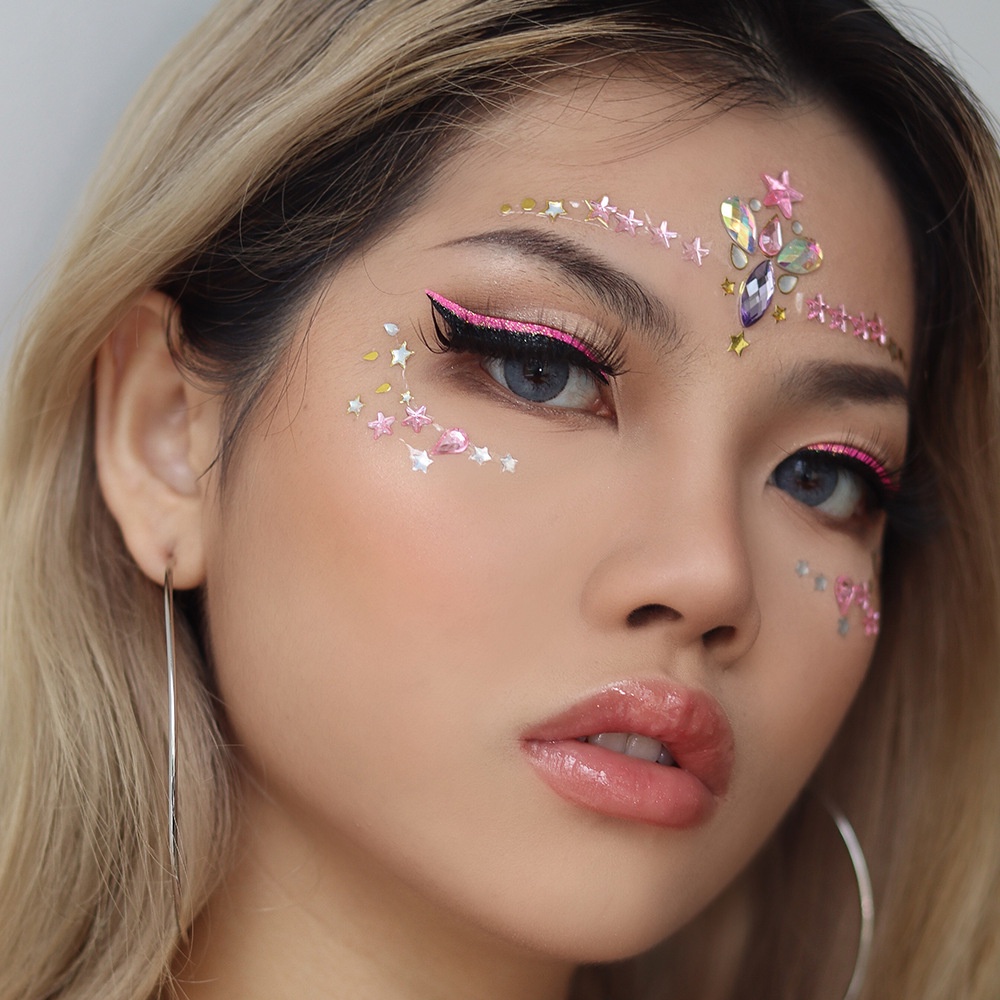 cross-border-wholesale-facial-diamond-tattoo-stickers-european-and-american-girls-diamond-forehead-stickers-creative-stage-makeup-stickers