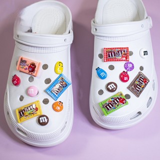 CROCS เข็มกลัด รูปการ์ตูนช็อคโกแลต ลูกอม และถั่ว M&M เครื่องประดับ สําหรับตกแต่งรองเท้าผู้ชาย