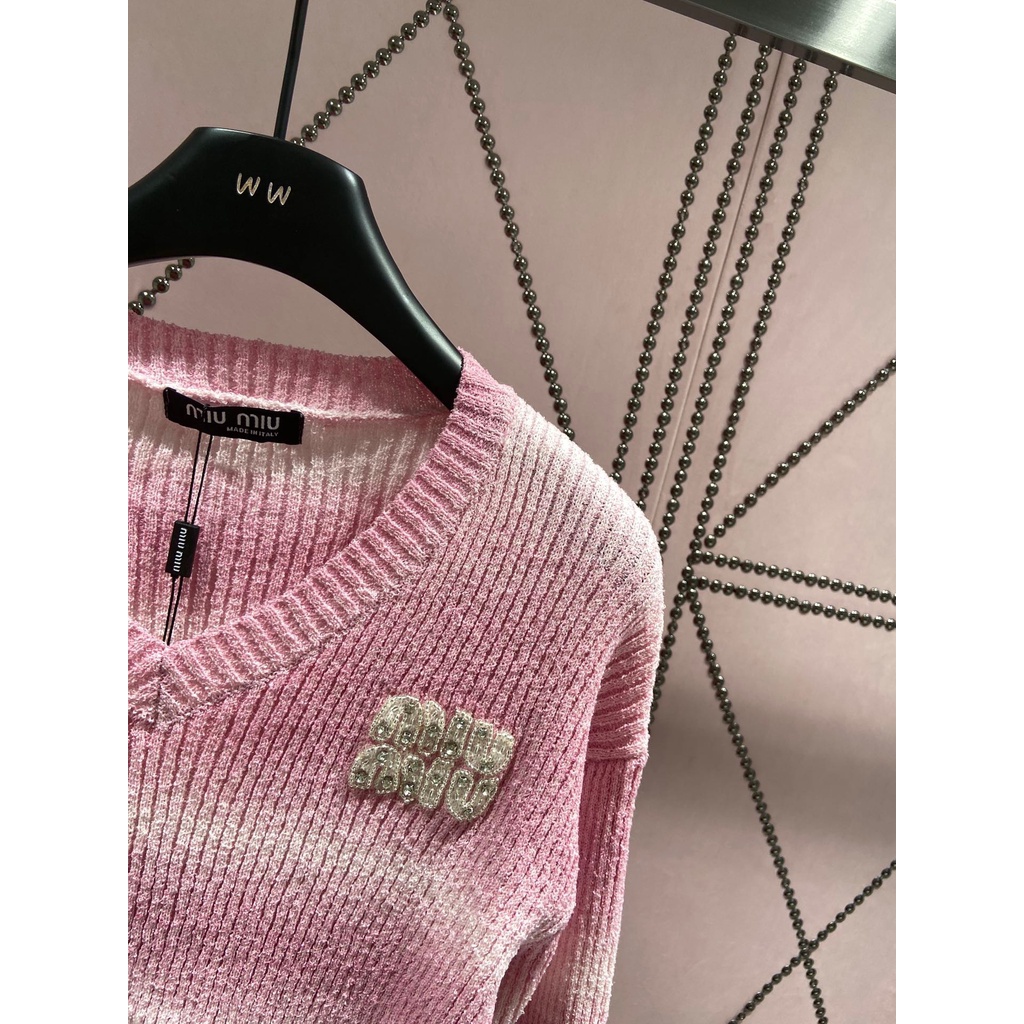gytq-miu-miu-2023-spring-and-summer-new-letter-rhinestone-embroidered-logo-fainting-v-neck-knitted-top-womens-fashion-all-match-temperament