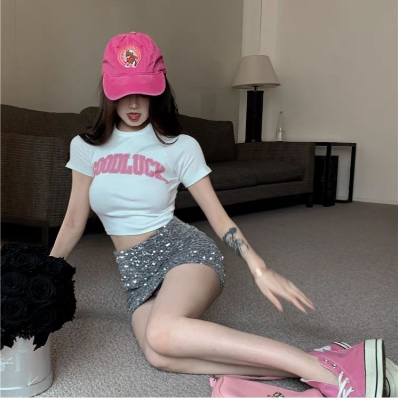 Mini shop🌸พร้อมส่ง🌸 (3A148) เสื้อครอปแขนสั้น ไหมพรม คอกลม สกีนลายตัว ...