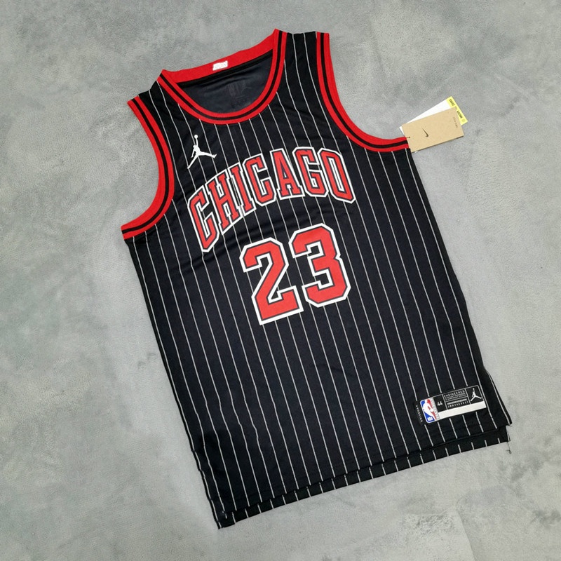 เสื้อกีฬาบาสเก็ตบอล-nba-ลาย-jersey-bulls-chicago-อเนกประสงค์-สําหรับผู้ชาย-23-เสื้อกีฬาแขนสั้น-ลายทีม-michael-jordan-swingman-edition-สีดํา-สไตล์เรโทร-249477