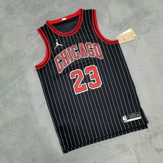 เสื้อกีฬาบาสเก็ตบอล NBA ลาย Jersey Bulls Chicago อเนกประสงค์ สําหรับผู้ชาย #23 เสื้อกีฬาแขนสั้น ลายทีม Michael Jordan Swingman Edition สีดํา สไตล์เรโทร 249477