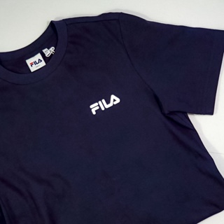 Fila (Label) เสื้อยืดคอกลม แขนสั้น สไตล์คลาสสิก สําหรับทุกเพศ