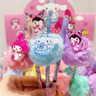 6 ชิ้น Sanrio Kawaii Plushh Mymelody Kuromi Cinnamoroll Little Twin Stars จี้ตุ๊กตาบอลหมึกเจลปากกาน่ารักสําหรับโรงเรียนเครื่องเขียนสํานักงานเขียนอุปกรณ์คริสต์มาสของขวัญ