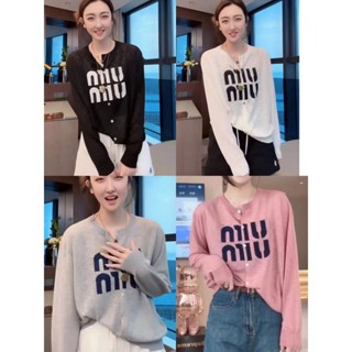 เสื้อคาร์ดิแกนแขนยาว ผ้าเรยอนถัก ทรงหลวม พิมพ์ลายตัวอักษร สีขาว แฟชั่นฤดูใบไม้ร่วง สําหรับผู้หญิง 5THP
