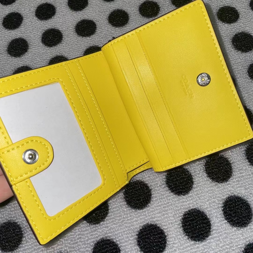 coach-c8703-c8704-กระเป๋าใส่เหรียญสุภาพสตรี-ช่องซิป-ช่องใส่การ์ดหลายช่อง-ลายดอกไม้-พับเก็บได้-8703-8704