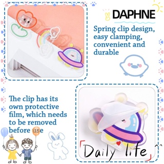 Daphne คลิปหนีบกระดาษ อะคริลิคใส ลายการ์ตูนหมี ดอกไม้น่ารัก สําหรับหนีบรูปภาพ ขนมขบเคี้ยว กระดาษทดสอบ เครื่องเขียน ของขวัญ สํานักงาน