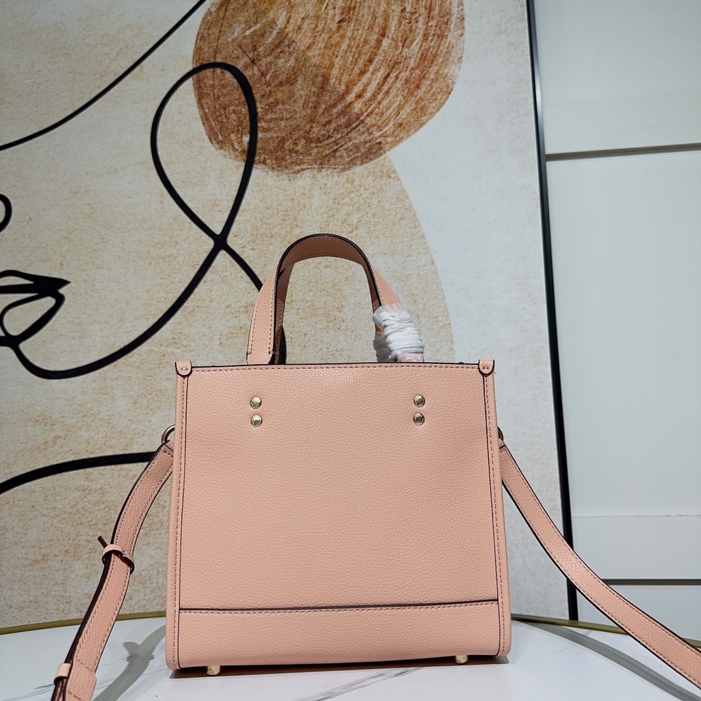 coach-cc421-tote-กระเป๋าสะพายผู้หญิง-กระเป๋าถือ-หนังวัว-สี่เหลี่ยม-ลายการ์ตูน