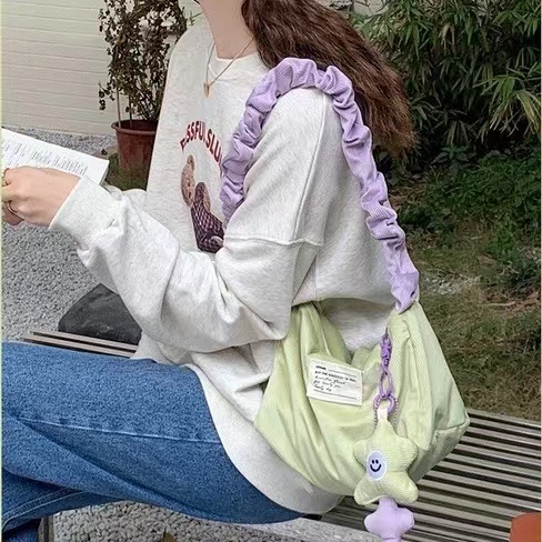 ภาพหน้าปกสินค้า(HB-536) กระเป๋าถือ สะพายไหล่ผ้าลูกฟูกนิ่มๆ สไตล์เกาหลี