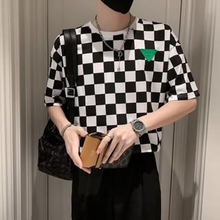 【2 สี】เสื้อยืดลําลอง แขนสั้น คอกลม ลายสก๊อต เข้ารูป หลากสี แฟชั่นฤดูร้อน สําหรับผู้ชาย วัยรุ่น