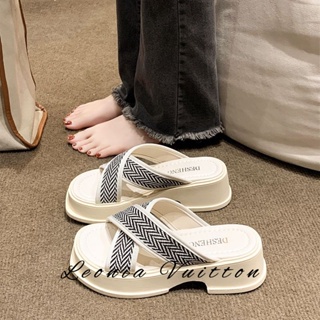 DAILOU รองเท้าหัวโต รองเท้าแตะผู้หญิง รองเท้าแตะ แฟชั่นขายร้อนในปี 2023 053101