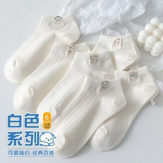 ถุงเท้าผู้หญิงสีขาวแบบเรียบง่ายสไตล์ระเบิด ถุงเท้าเรือแบบบางสไตล์เกาหลีใส่สบายระบายอากาศได้ดี