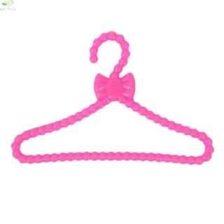 ชุดไม้แขวนเสื้อพลาสติก สีชมพู สําหรับตุ๊กตา 60 ชิ้น