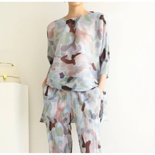 2MUAY PLEAT เสื้ออัดพลีทคุณภาพ HALF SLEEVE PRINTED PLEAT TOP รุ่น GJO8630 2สี FREE SIZE