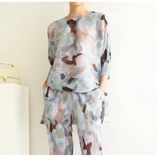 2MUAY PLEAT เสื้ออัดพลีทคุณภาพ HALF SLEEVE PRINTED PLEAT TOP รุ่น GJO8630 2สี FREE SIZE