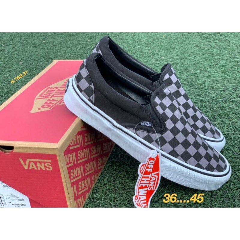 รองเท้าผ้าใบ-vans-แบบ-slip-on-ลายหมากรุก-สีครีมและสีเทา