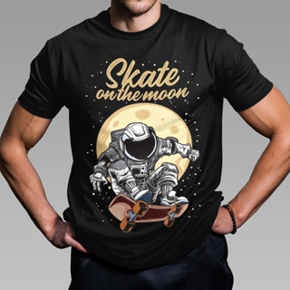 ใหม่ [พร้อมส่ง] เสื้อยืด ลายนักบินอวกาศ Skate on the Moon Tee Lelaki พร้อมส่ง 874523