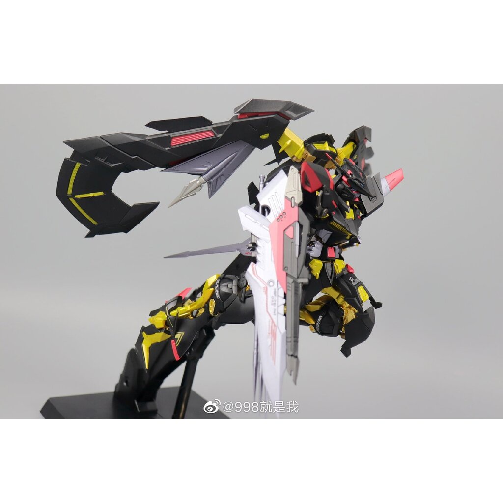 mc-mb-1-100-mbf-p02-re2-astray-gold-frame-amatsu-mina