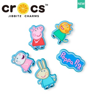 ภาพหน้าปกสินค้าJibbitz crocs charms Peppa Pig หัวเข็มขัดรองเท้า อุปกรณ์เสริมรองเท้า การ์ตูนน่ารัก เครื่องประดับแฟชั่น DIY ที่เกี่ยวข้อง