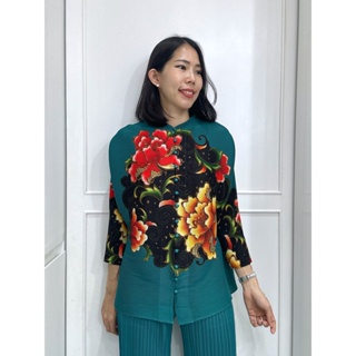 2MUAY CHINESE BUTTON FRONT FLOWER PRINTED PLEAT TOP เสื้อผู้หญิง เสื้อพลีทคุณภาพ รุ่น GPC90512 6สี FREE SIZE