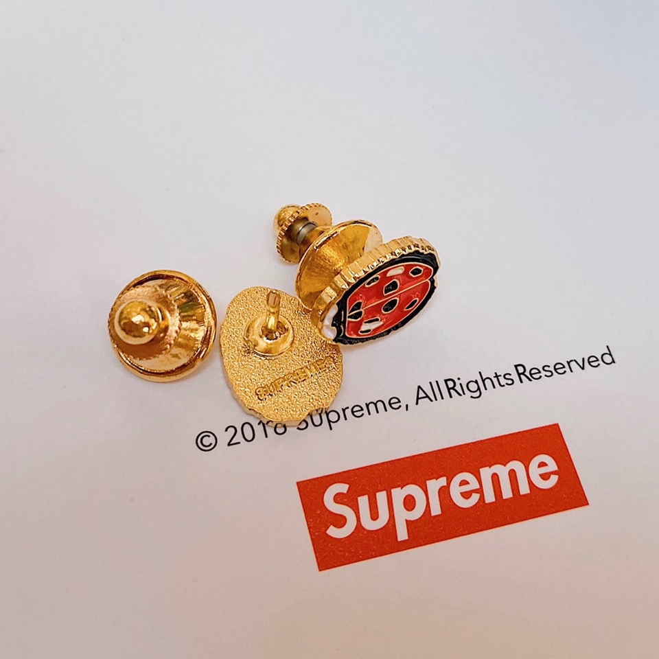 พร้อมส่ง-เข็มกลัด-supreme-18ss-ladybug-pin-seven-star-ladybug-beetle-อุปกรณ์เสริม-สไตล์บูติก