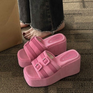 💥Hot sale！รองเท้าแตะส้นสูงผู้หญิง สไตล์เกาหลี ผ้ายืดหยุ่น ส้นเตารีด พื้นหนา ระบายอากาศได้ดี ไม่ลื่น รองเท้าแฟชั่นผญ ผญ