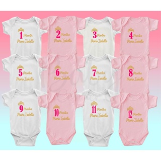 Milestone on Baby Onesie กําหนดเอง รายเดือน (มงกุฎ 1 พร้อมชื่อ) C9LE