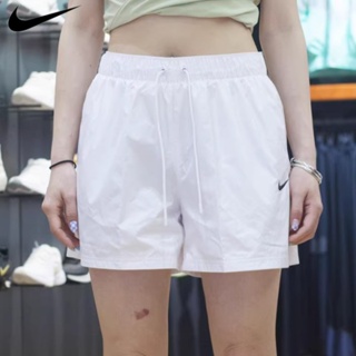 [พร้อมส่ง] ของแท้ 100% Nike กางเกงขาสั้น ผ้าโพลีเอสเตอร์ ระบายอากาศ ปักลาย ทรงหลวม สําหรับผู้หญิง DM6761-010-100