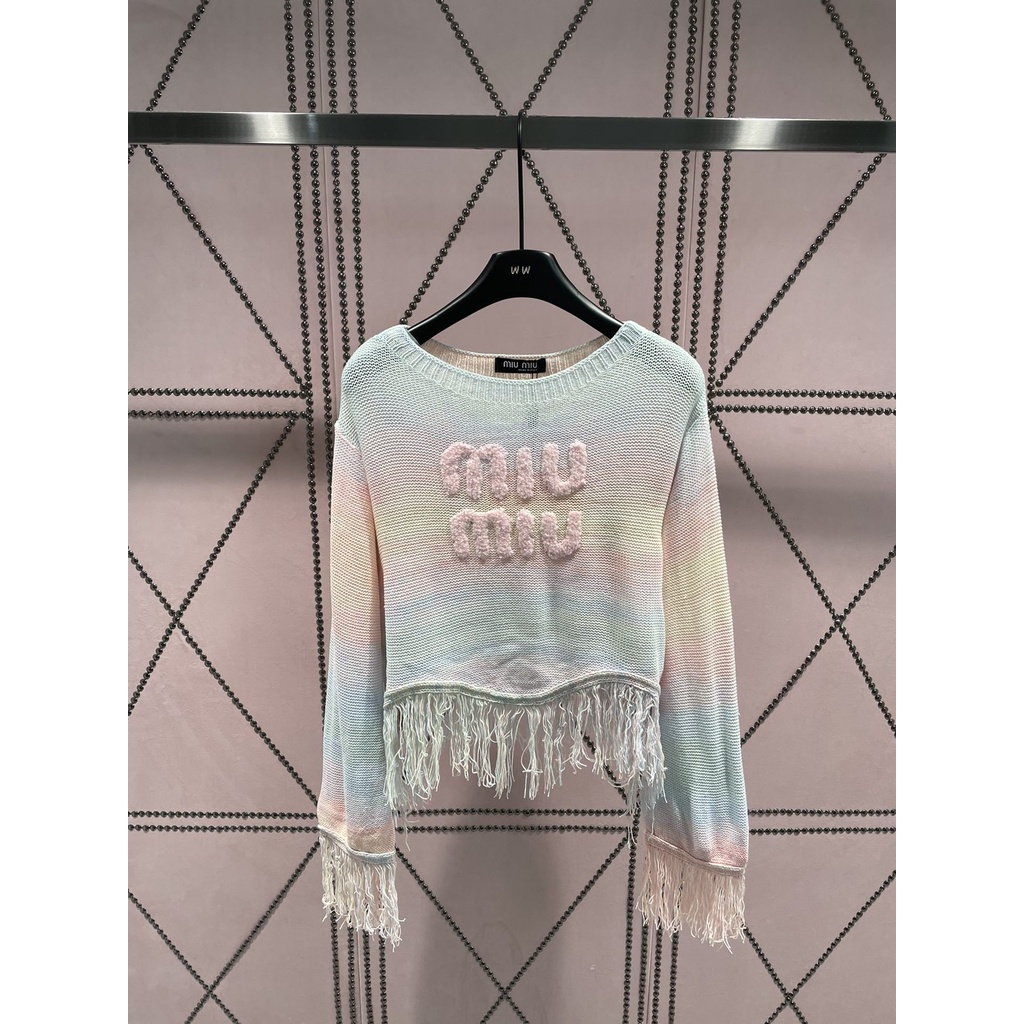 r9ag-miu-miu-2023-candy-color-gradient-tassel-burrs-three-dimensional-embroidery-long-sleeve-short-knit-top