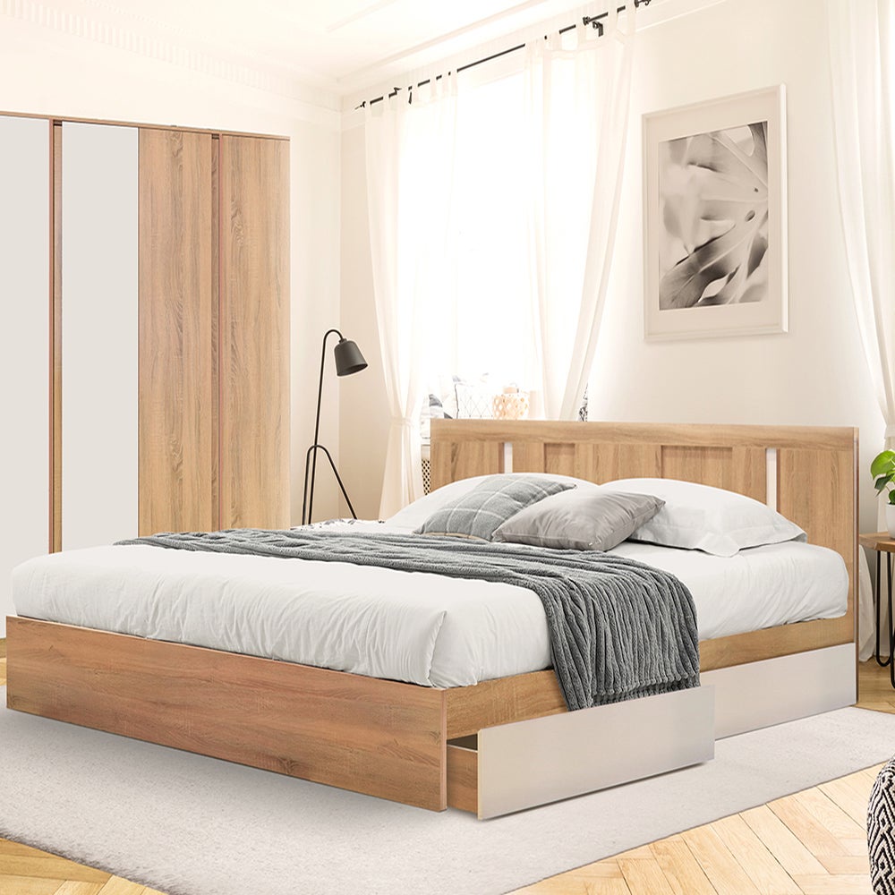 ภาพหน้าปกสินค้าSB Design Square เตียงนอน 6 ฟุต รุ่น SACHA สีไม้อ่อน (198x216x98 ซม.) แบรนด์ LOOMS