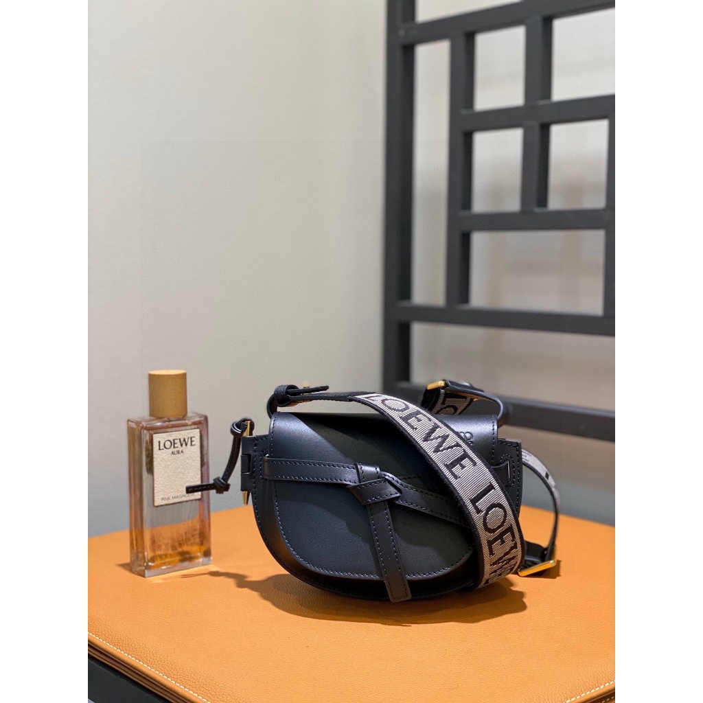 พรี-ราคา8900-loewe-gate-dual-mini-66052-หนังแท้-กระเป๋าสะพายข้าง-กระเป๋าสะพาย21-12-5-9cm