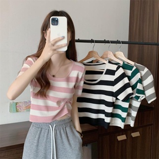 Akifoon.Store.91010 พร้อมส่ง เสื้อยืดไหมพรมแขนสั้น คอกลมลายทางมี 4 สีน่ารักมาก สไตล์เกาหลีเก๋ไก๋ สีคมชัด ส่งไวจากไทย