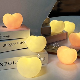 โคมไฟข้างเตียง LED รูปหัวใจ 3D ใช้แบตเตอรี่ ขนาดเล็ก โรแมนติก สําหรับตกแต่งบ้าน