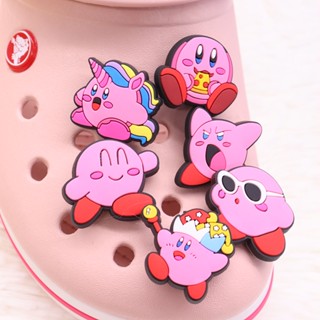 อุปกรณ์เสริม จี้การ์ตูนอนิเมะ Kirby Croc Jibitz น่ารัก สําหรับตกแต่งรองเท้าเด็ก