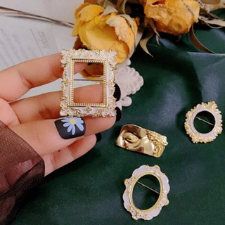 (พร้อมส่ง) เข็มกลัด กรอบรูป ลายพระราชวัง สไตล์วินเทจ ย้อนยุค เรียบง่าย เครื่องประดับ สําหรับเสื้อผ้า