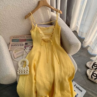 Light Yellow Sling Dress Womens French Square Neck Elegant Gentle Style Tight Waist Slimming Design Niche Holiday Dress