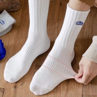 ถุงเท้าผู้ชายถุงเท้าสีทึบผู้หญิงด้ายหนาฤดูใบไม้ร่วงฤดูหนาวใหม่ดูดซับเหงื่อกีฬาสันทนาการขายส่ง