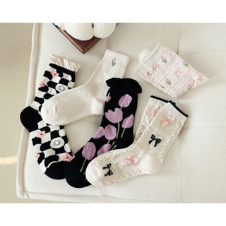ถุงเท้าข้อกลาง ลายสก๊อต สีดํา สีขาว สไตล์ญี่ปุ่น แฟชั่นฤดูใบไม้ผลิ และฤดูร้อน สําหรับผู้หญิง