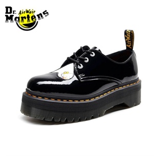 Dr Martens รองเท้าหนัง ข้อสั้น พื้นหนา ลาย Hello Kitty 1461 3 รู สําหรับผู้หญิง E04E