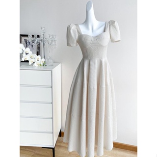 French retro white square collar dress womens summer 2023 new style gentle wind shows lean temperament beautiful long skirt
