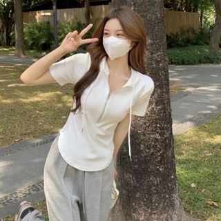 เสื้อยืดแขนสั้น มีฮู้ด แต่งซิป สไตล์เกาหลี แฟชั่นฤดูร้อน สําหรับผู้หญิง และนักเรียน