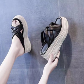 La mode รองเท้าแตะ พื้นหนา เข้ากับทุกการแต่งกาย แฟชั่นฤดูร้อน สไตล์เกาหลี โรมัน สําหรับผู้หญิง B28G16J